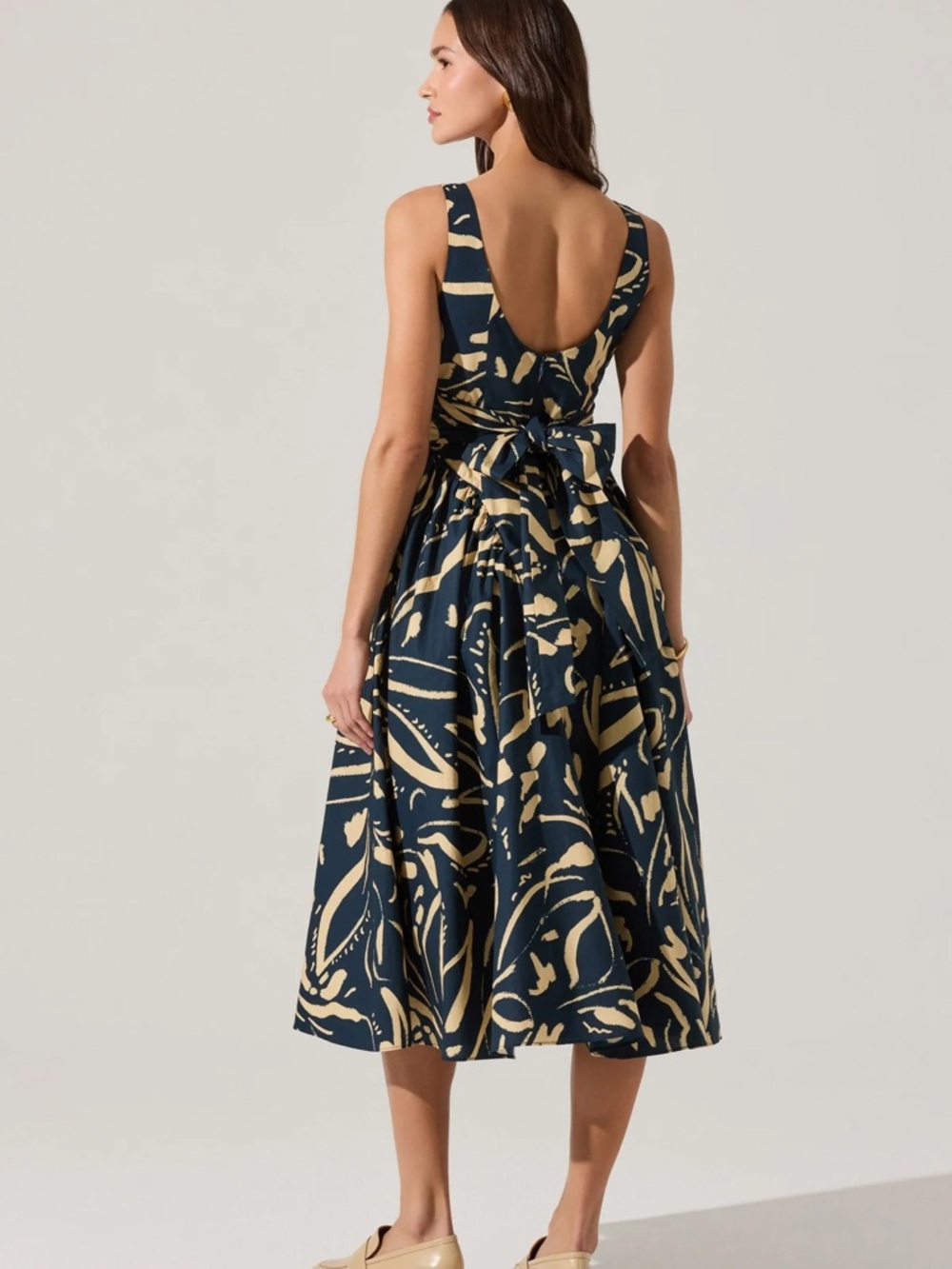 ASTR THE LABEL Vinya Drop Waist Midi Dress - Picture 2 of 6